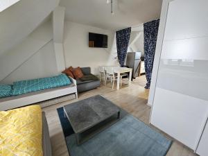 Ideal für Monteure Apartmenthaus Delitzsch 1-2 Zimmer Apartments mit Küche, Waschmaschine, Bad, WiFi, Flat TV usw