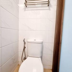 Apt Sky House BSD Studio with Pool & Wi-Fi by Damaresa