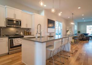 Beautiful New Home Downtown SXSW ACL F1 HQ