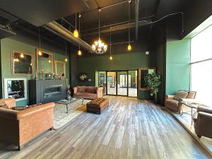 Spacious and Luxurious 3br-2ba near McCormick Place with optional parking - Sleeps 10
