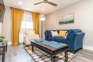 Close to everything fun Free Parking LM1704