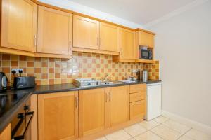 89 - Spacious Townhouse by Shortstays