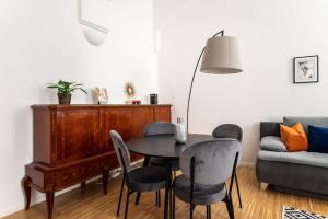 Pristine 1BR Steps from City by HM