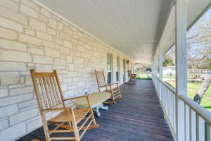 Expansive Bertram Retreat w Pool, on 28 Acres!