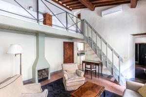 Large 1 Bedroom Duplex with Sofa Bed & 2 Single Beds room in Palazzo Belfiore