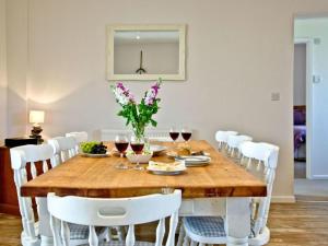 Holiday Home Francis Bungalow by Interhome