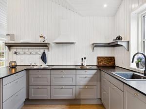 Holiday Home Loviisa - 850m from the sea by Interhome