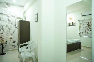 AC Room Financial District Gachibowli