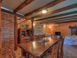 Villa Simone by Interhome