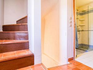 Maisons de vacances Holiday Home La maison aux volets bleus by Interhome : photos des chambres