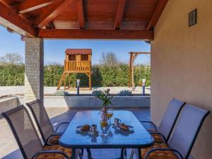 Apartment Emili by Interhome 