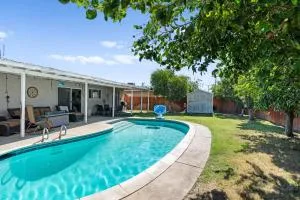 Indio Home with Heated Pool 2 Mi to Coachella! - Desert Groves Mobile Home Park
