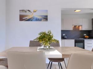 Apartment Villa Galici-5 by Interhome