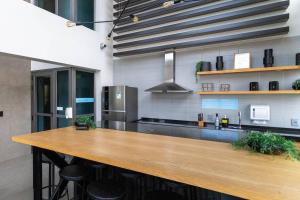 VE0907 I Studio Vergueiro - Proximo Paulista Av e Ibirapuera Park