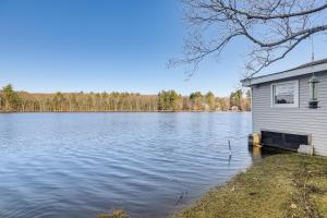 Lakefront Salem Retreat - Fish, Swim, Kayak and More