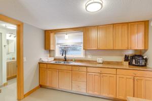 Lakefront Salem Retreat - Fish, Swim, Kayak and More