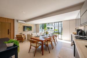 Viva o Luxo na Melhor Praia da Bahia! Pé na Areia!