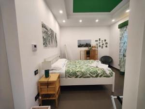 Sorrento Garden Room