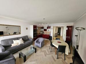 Juan les pins centre Le France grand 3P vue mer