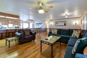 5 Bedroom Vacation Home Next To Silver Dollar City