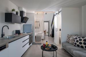 Beachfront Salty Sea Luxury Suite 2