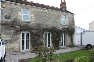Midsomer Manor, Sleeps 16, Hot Tub, Near Bath - Temple Cloud