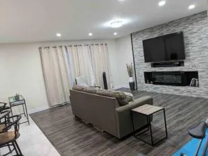 Cozy Modern Haven - Doughty