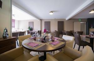 Hotels Hotel de la Louee : photos des chambres