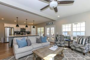 House #46 Grits Carlton Lakefront (no pets)
