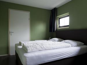 Holiday Home Heerd Wellness de Luxe by Interhome