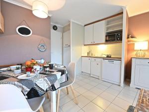 Studio Le Belvédère - R8 327 by Interhome