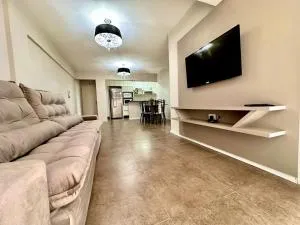 300 - Apto com 02 dormitórios 50m praia de Bombas - Bombas