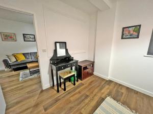 Immaculate 2-Bed Apartment Town Centre