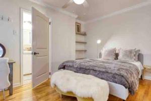 Belmont Shore Beach Bungalow, 2 min walk to town!