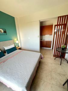 Sofia & Lakis House