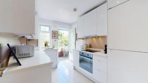 Hampstead 4-bedrooms condo apartment