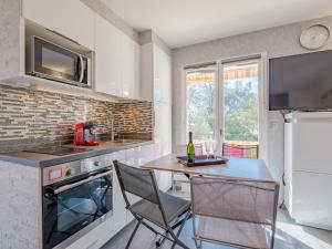 Apartment La Nuit de Mai-6 by Interhome