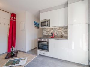 Apartment La Nuit de Mai-6 by Interhome