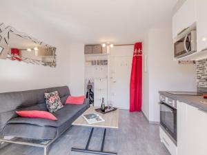 Apartment La Nuit de Mai-6 by Interhome