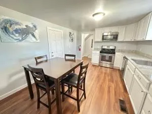 Home Plate Apt 2 All Star Baseball Rentals - Treadwell