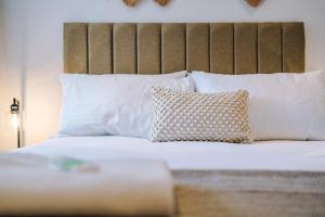 Number 21: A Breathtaking Chester Cottage with Parking