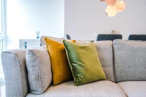 Number 21: A Breathtaking Chester Cottage with Parking