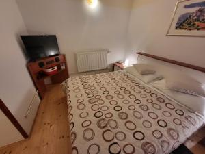 Rooms Matea and a studio apartment for up to 6 people in close proximity to historic Pula and the airport