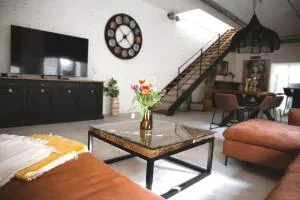 Beautiful Design 2 BR Loft - Herborn