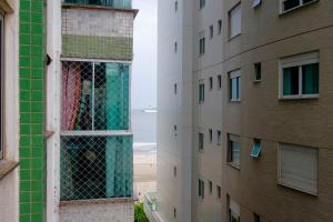 Em frente à praia em Balneário, 6 hóspedes VU3572