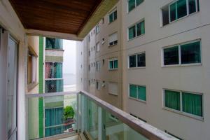 Em frente à praia em Balneário, 6 hóspedes VU3572