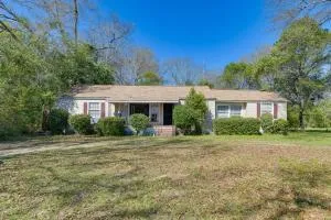Spacious Retreat, 2 Miles to Tuskegee University - Hurtsboro