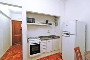 Studio p 3 pessoas simples, uma quadra da praia, 3min metrô Arcoverde, atrás do Copacabana Palace