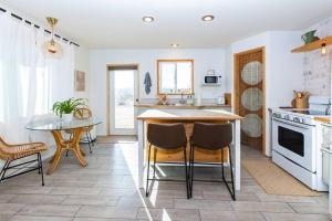 Desert Escape+Art studio+Trailer