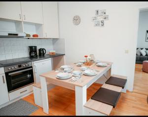 Raimond Apartment Top 27